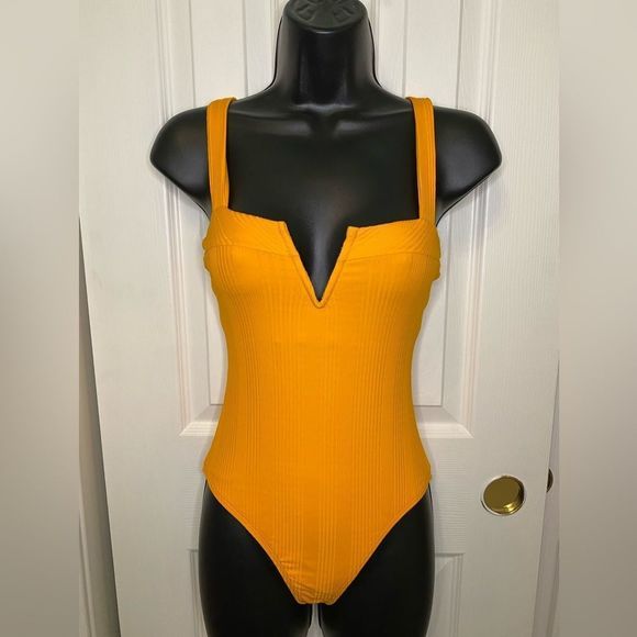 L*Space Women's Yellow Ribbed Cha Cha One Piece Swimsuit size 4 - Picture 1 of 9